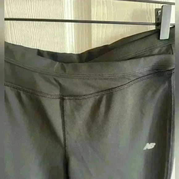 New Balance Lightning Dry Ruched Capri Running Athletic Pants - Picture 5 of 8